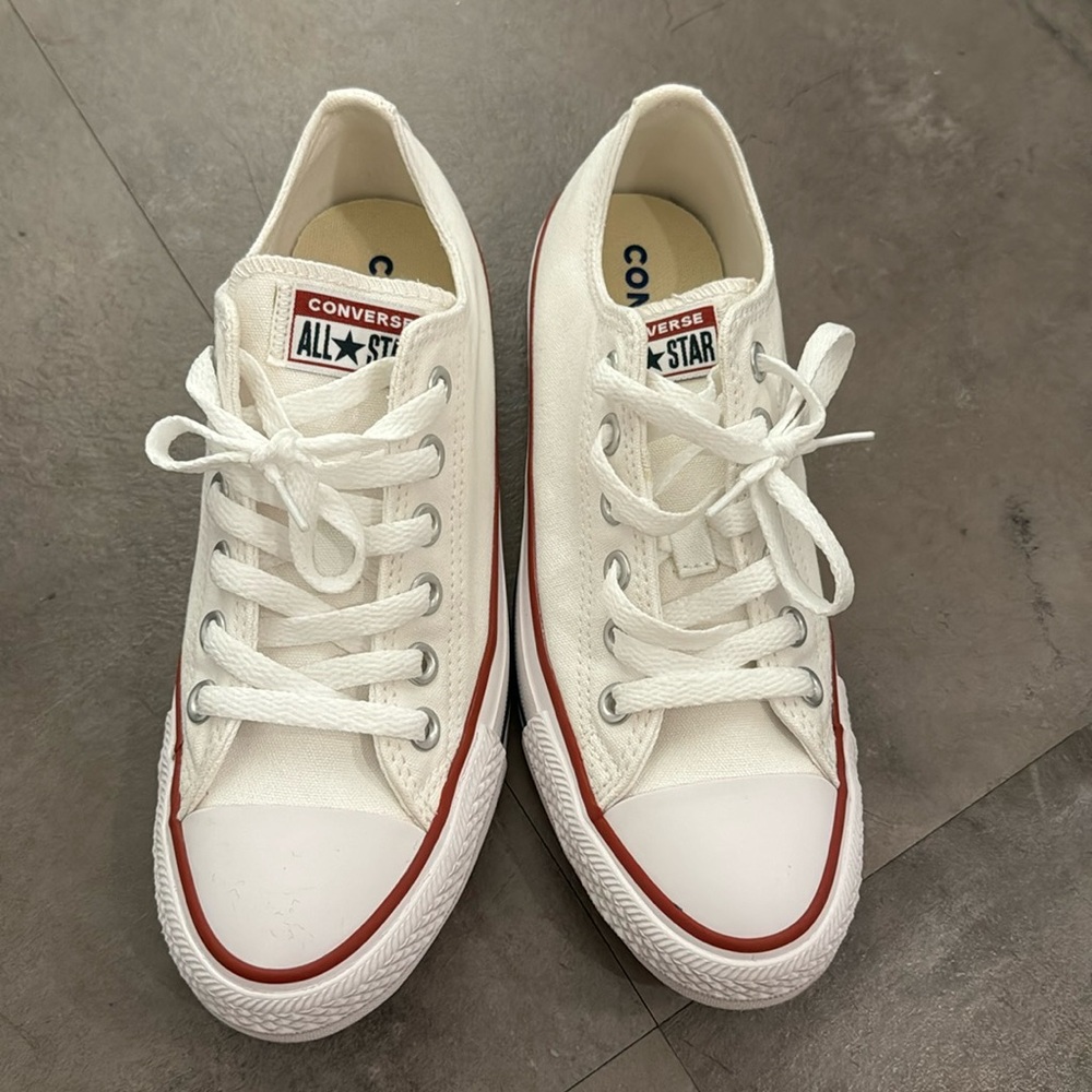 Brand new white classic converse 5mens 7 women